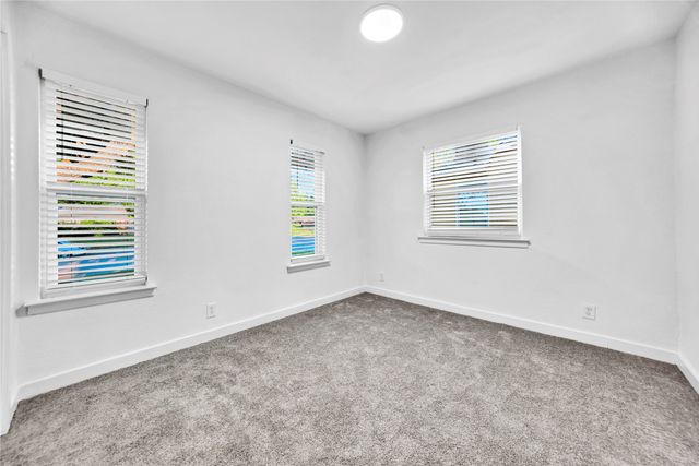 808 Hillcrest Drive, Arlington, TX 76010