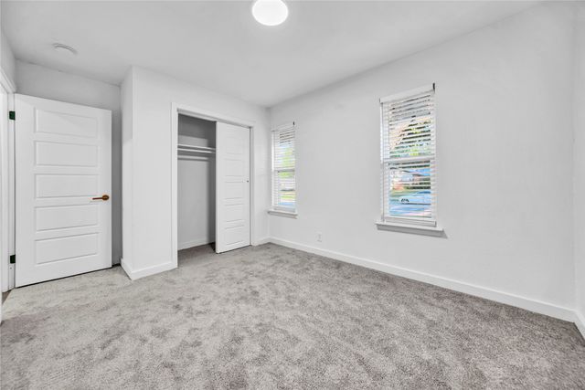 808 Hillcrest Drive, Arlington, TX 76010