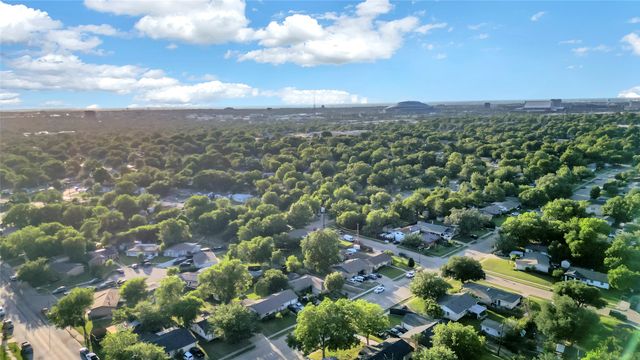 808 Hillcrest Drive, Arlington, TX 76010