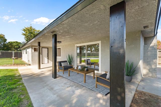 5443 N Prospect Avenue, Fresno, CA 93711