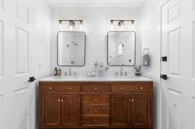 5443 N Prospect Avenue, Fresno, CA 93711