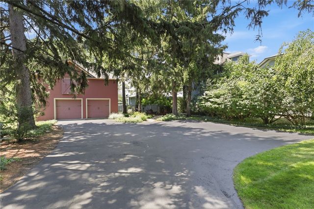 290 North Main Street, Canandaigua City, NY 14424