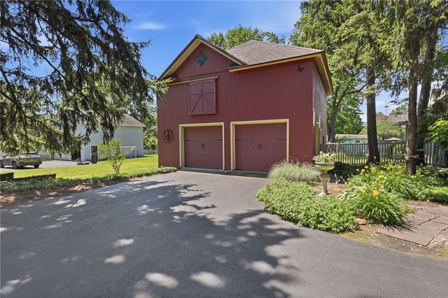 290 North Main Street, Canandaigua City, NY 14424