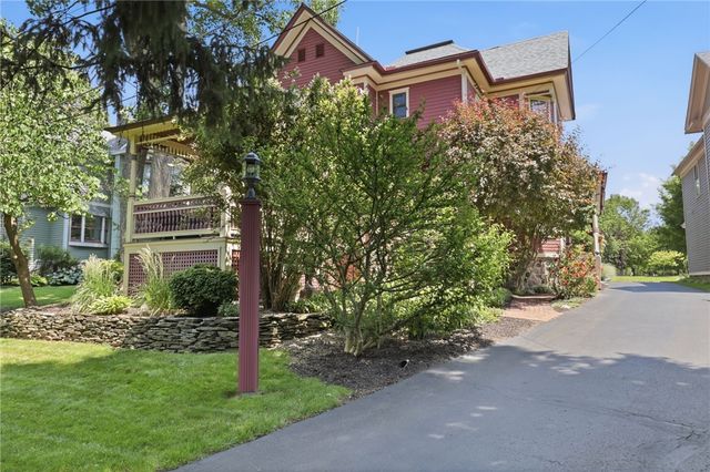 290 North Main Street, Canandaigua City, NY 14424