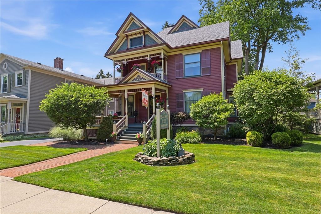 290 North Main Street, Canandaigua City, NY 14424