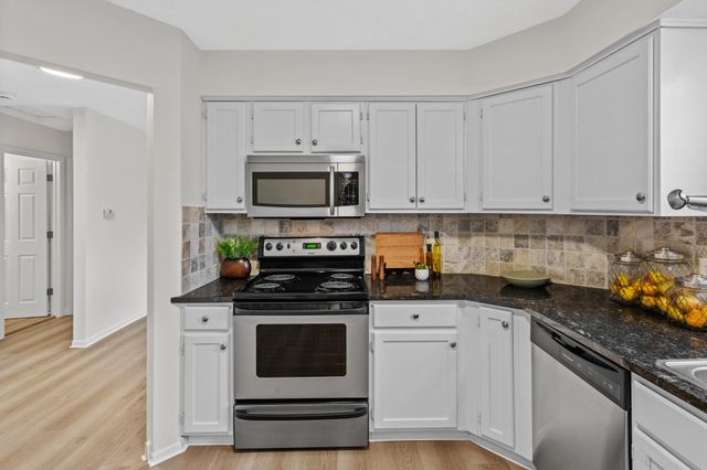 14271 Bedford Drive, Eden Prairie, MN 55346