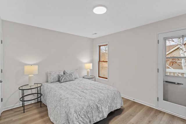 14271 Bedford Drive, Eden Prairie, MN 55346