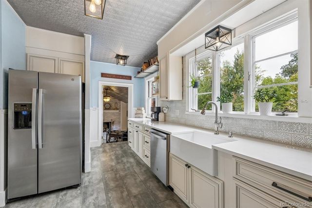 275 S 6th Avenue, Brighton, CO 80601
