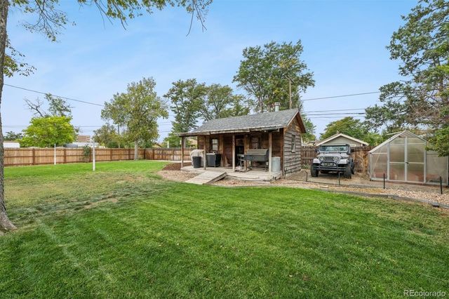 275 S 6th Avenue, Brighton, CO 80601