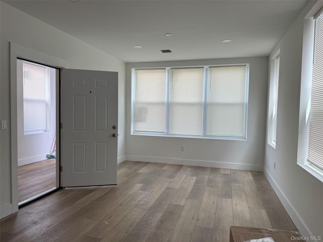 910 E 226th Street, Bronx, NY 10466