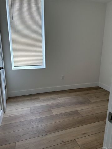 910 E 226th Street, Bronx, NY 10466