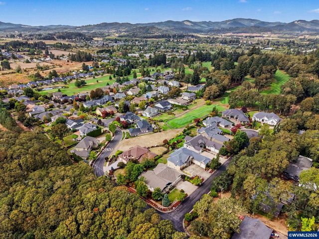 2880 SW Mulligan Pl, Corvallis, OR 97333