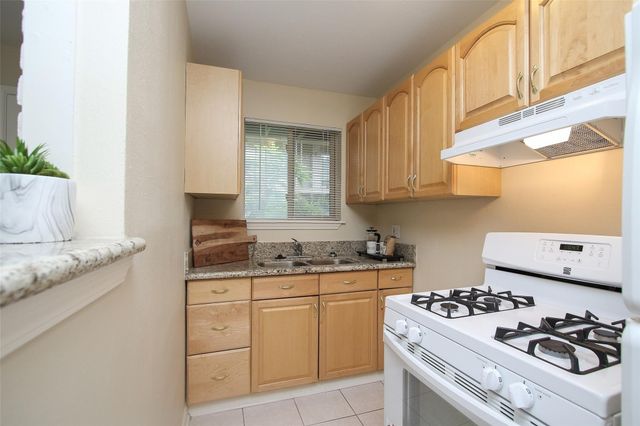 2208 Morse 5, Houston, TX 77019
