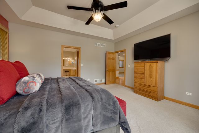 560 Birch Hollow Drive, Antioch, IL 60002