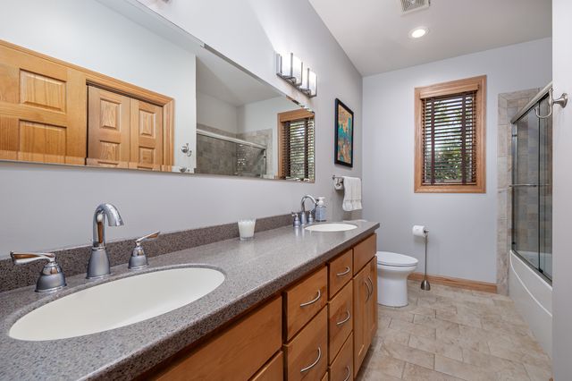 560 Birch Hollow Drive, Antioch, IL 60002