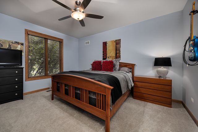 560 Birch Hollow Drive, Antioch, IL 60002