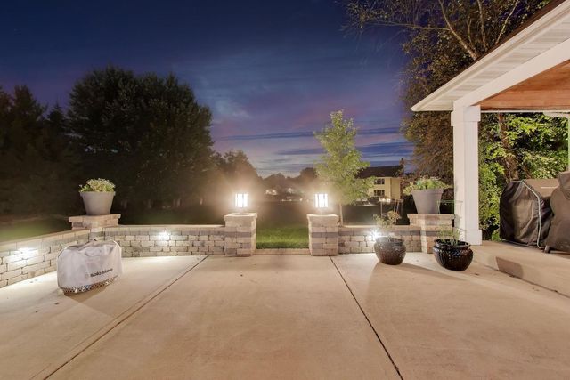 560 Birch Hollow Drive, Antioch, IL 60002