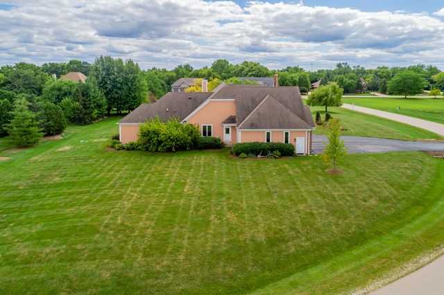 560 Birch Hollow Drive, Antioch, IL 60002