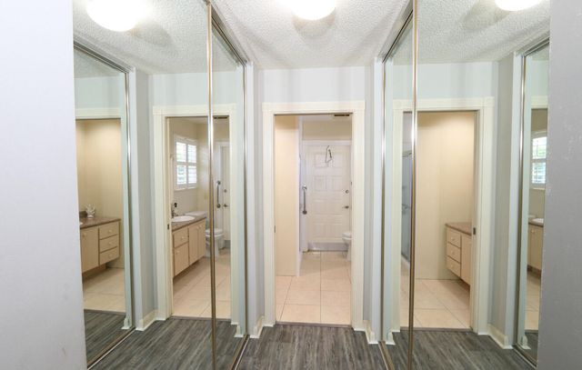 1220 NW Bentley Cir Apt B, Port St Lucie, FL 34986