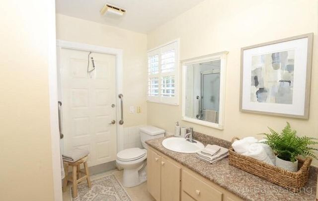 1220 NW Bentley Cir Apt B, Port St Lucie, FL 34986