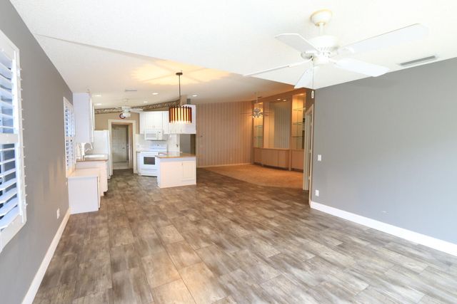 1220 NW Bentley Cir Apt B, Port St Lucie, FL 34986
