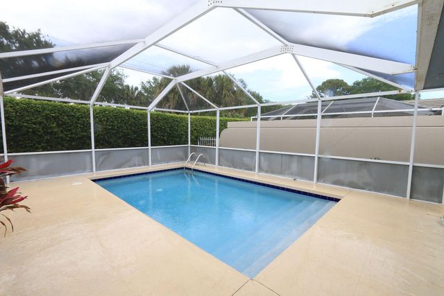 1220 NW Bentley Cir Apt B, Port St Lucie, FL 34986