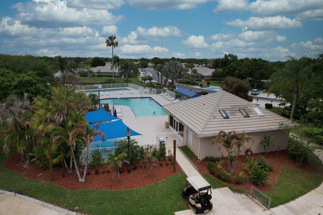 1220 NW Bentley Cir Apt B, Port St Lucie, FL 34986