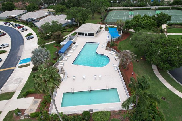 1220 NW Bentley Cir Apt B, Port St Lucie, FL 34986