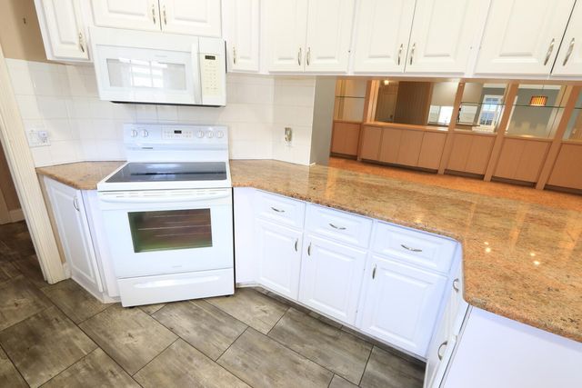 1220 NW Bentley Cir Apt B, Port St Lucie, FL 34986
