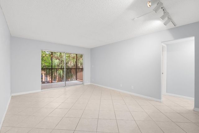 610 Tennis Club Drive 406, Fort Lauderdale, FL 33311