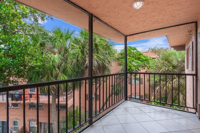 610 Tennis Club Drive 406, Fort Lauderdale, FL 33311