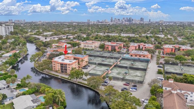 610 Tennis Club Drive 406, Fort Lauderdale, FL 33311