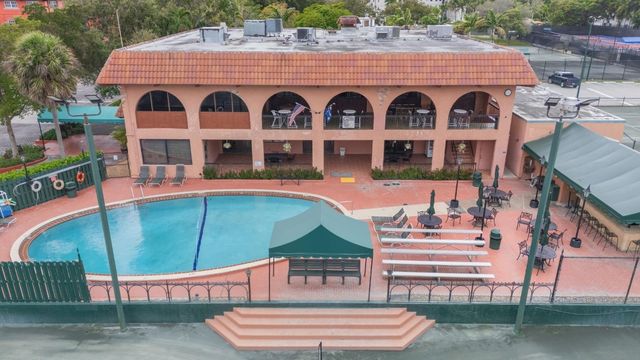 610 Tennis Club Drive 406, Fort Lauderdale, FL 33311