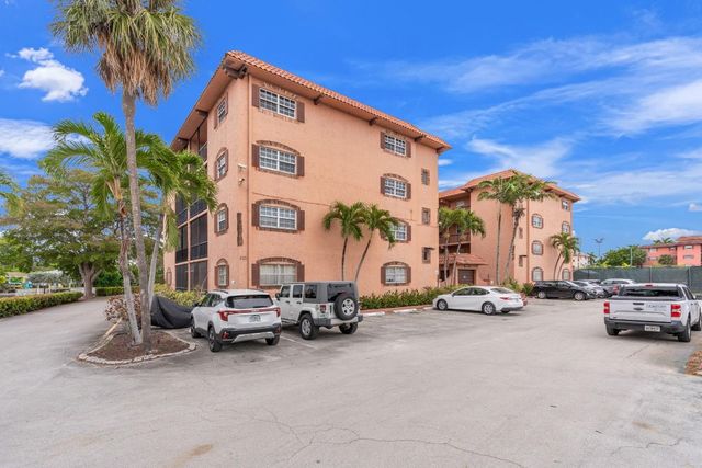 610 Tennis Club Drive 406, Fort Lauderdale, FL 33311