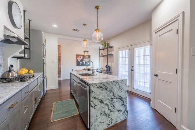 2025 Columbus Avenue, Waco, TX 76701