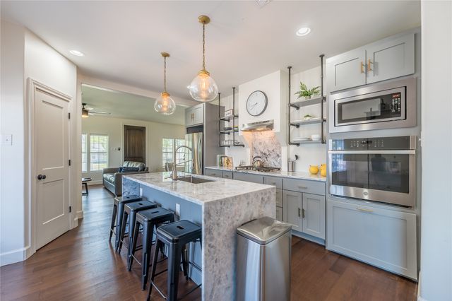 2025 Columbus Avenue, Waco, TX 76701