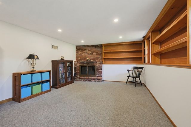 18 Princeton St, Peabody, MA 01960