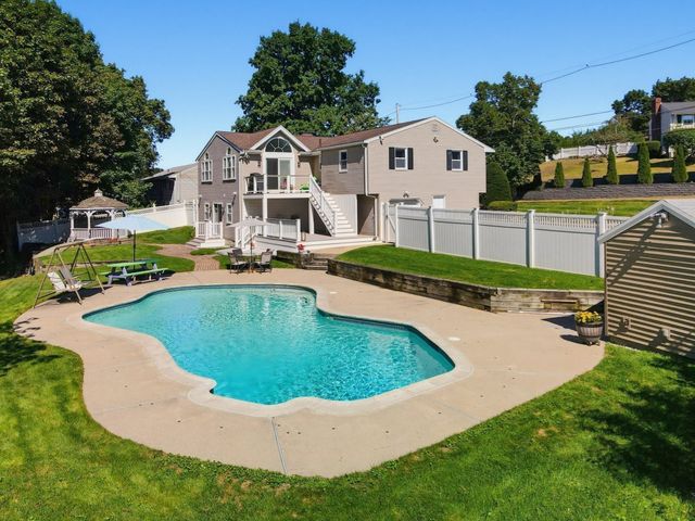 18 Princeton St, Peabody, MA 01960