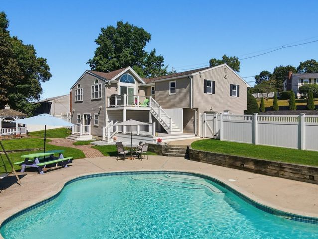 18 Princeton St, Peabody, MA 01960