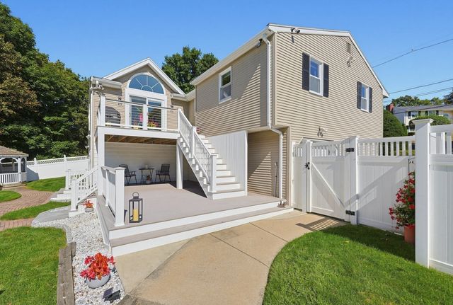 18 Princeton St, Peabody, MA 01960