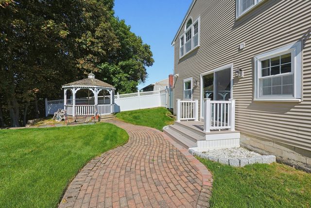 18 Princeton St, Peabody, MA 01960
