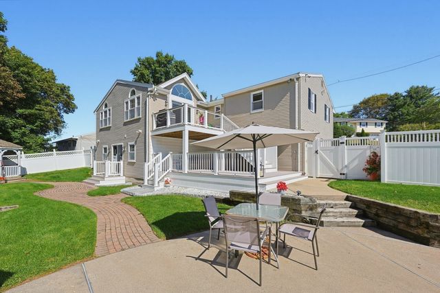 18 Princeton St, Peabody, MA 01960