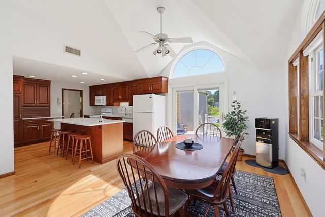 18 Princeton St, Peabody, MA 01960