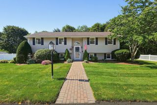 18 Princeton St, Peabody, MA 01960