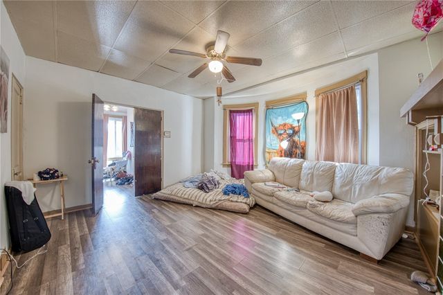 3007 Pyramid Ave, Brentwood, PA 15227