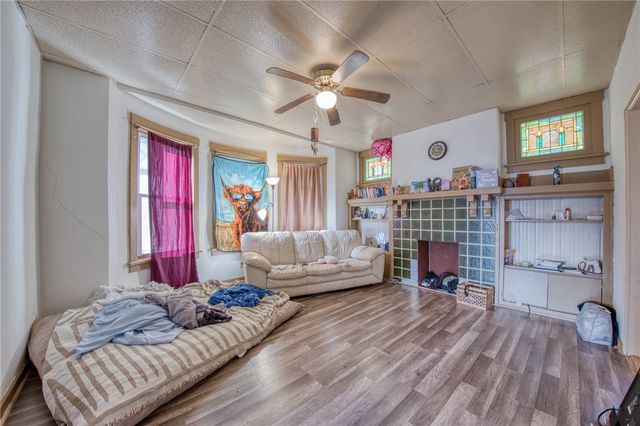 3007 Pyramid Ave, Brentwood, PA 15227