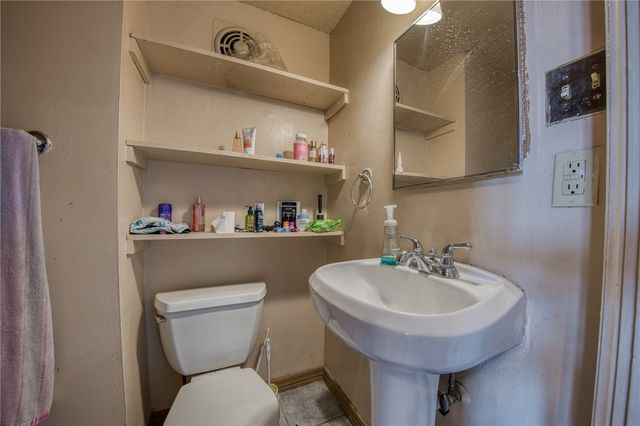 3007 Pyramid Ave, Brentwood, PA 15227