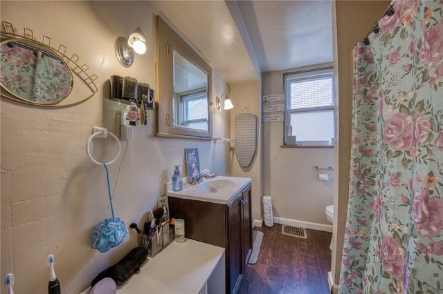 3007 Pyramid Ave, Brentwood, PA 15227