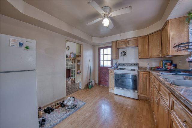 3007 Pyramid Ave, Brentwood, PA 15227