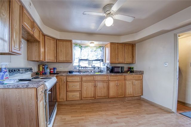 3007 Pyramid Ave, Brentwood, PA 15227